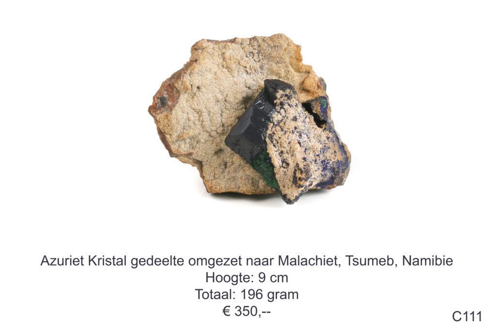 Azuriet kristal gedeeltelijk omgezet naar Malachiet